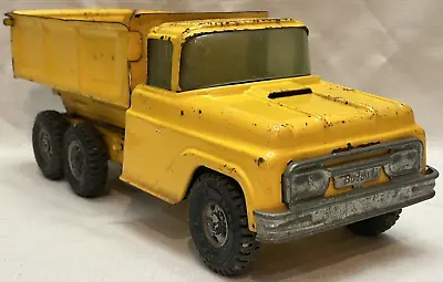 VINTAGE BUDDY L PRESSED STEEL DUMP TRUCK In YELLOW 14.5  TANDEM TOY DUMP TRUCK • $70