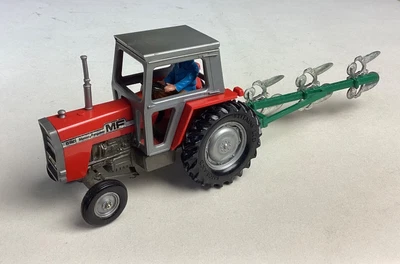 £19.99 • Buy BRITAINS No.9522 MASSEY FERGUSON 595 TRACTOR + 3-FURROW REVERSIBLE PLOUGH (1976)