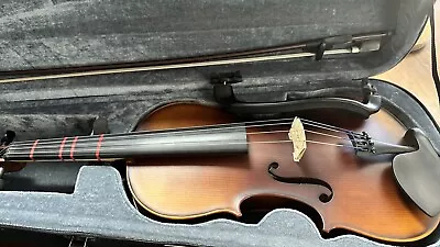 16” School Model Viola  Model: 112VA7 • $350