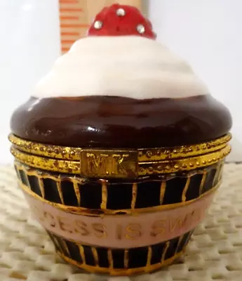 MARY KAY Ceramic  Success Is Sweet  Cupcake Trinket Box (minor Wear-tarnish) • $23.99