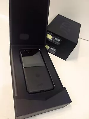 NEW Motorola Moto Razr  2022 5G XT2251-1  Black 8GB/256GB • $499