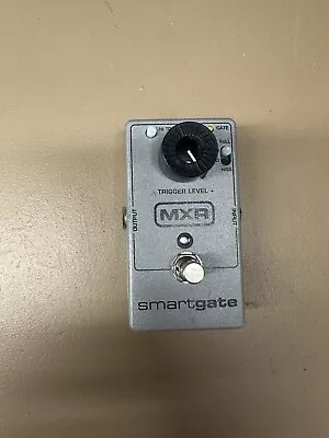 MXR Smart Gate Pedal M-135 Noise Gate Reduction Suppressor M135 • $74