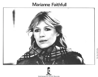 Marianne Faithfull 8x10 Original Photo #G7303 • $6.29