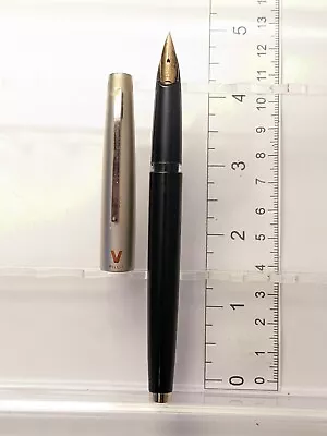 Vtg Black Bc Pilot V Fountain Pen - 14k F Nib  • $32.99