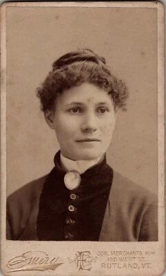 $7 • Buy Antique CDV Photo Pretty Woman Carte De Visite 1870s Rutland VA