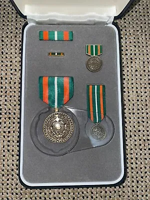 Genuine 5-pcs Presentation Set: Coast Guard Achievement Medal • $14.99