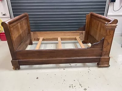 French Walnut Veneer Sleigh/Day Bed • £150