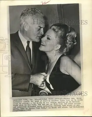 1975 Press Photo Barry Goldwater & Virna Lisi At El Morocco Night Club New York • $19.99