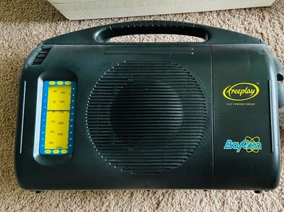 $4.99 • Buy BayGen Freeplay Hand Crank Self Powered Radio (original)