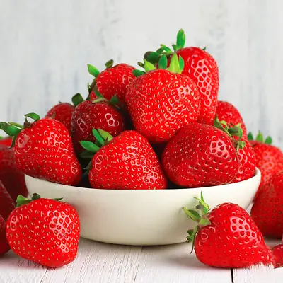 Strawberry 'Cambridge Favourite' Hardy Mid Season Bare Root Garden Fruit Plants • £7.99