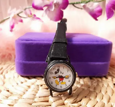 Vintage LORUS Quartz Mickey Mouse Watch AS IS READ • $9.99