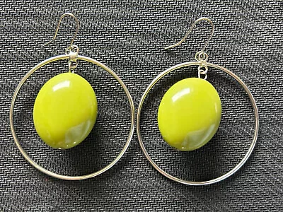 Vintage Dangle Earrings Silver Tone Hoops Green Acrylic  Ball  Accent Excellent • $16.99