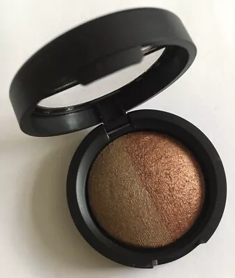 Laura Geller Baked Duo Eyeshadow Shade: Stone Terracotta Nude Pebble. • £3.99