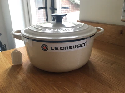 £95 • Buy BNWT Le Creuset 20cm / 2.4L Casserole In Almond