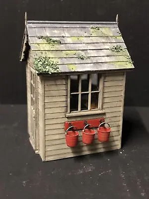 Signal Frame Ground Hut With Fire Buckets And Glazing - 7mm/O-16.5 • £18.50