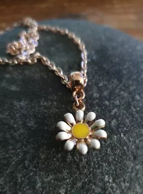 Daisy Flower Rose Gold Choker Necklace ~ Dainty  Enamel Daisy Flower 🌼 • £4.95