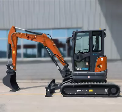 CFG40UF 4 Ton Mini Excavator Hydraulic Crawler Kubota Engine W/ Heat Air Radio • $34999