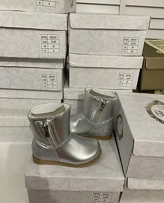 Couche Tot Girls Uk 8 Silver Spanish Style Gold Fur Lined Sparkly Heel Boots • £10