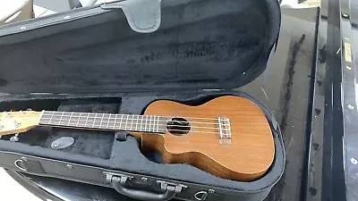 Baton Rouge V2-CCE Left-Handed Ukulele • £120