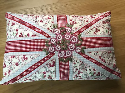 Patchwork Ditsy  Union Jack  Cushion  Lovely Condition! • £5.99