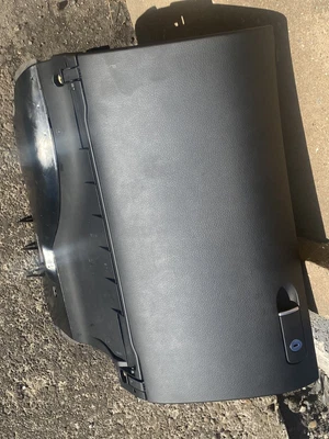 £50 • Buy Audi A4 B7 Glove Box Complete With Ipod Interface 