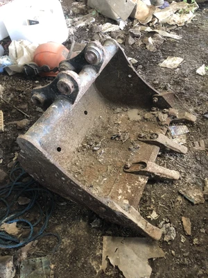 £125 • Buy Takeuchi Tb219 2ft 600mm Digging Bucket 30mm Pins