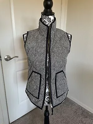 NWOT J Crew Herringbone Puffer Vest Size XS Black/Cream • $10