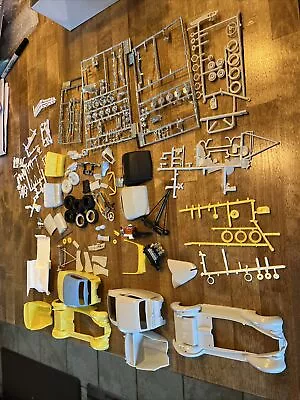  1/25 Model  Car Junkyard Parts Lot • $18