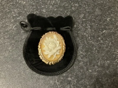 Preloved Porcelain Cameo Style Gold Tone Brooch Vintage Rose Design On Beige • £8.95
