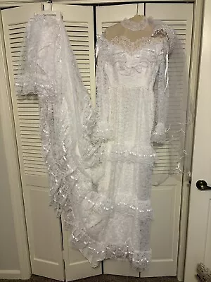 Vtg Wedding Bridal Gown Lace Tiered Floral Victorian Style Union Made W/Veil • $375