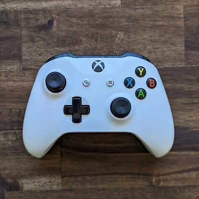 Xbox One Controller - WHITE XBOX ONE CONTROLLER 1708 STICK DRIFT • $50