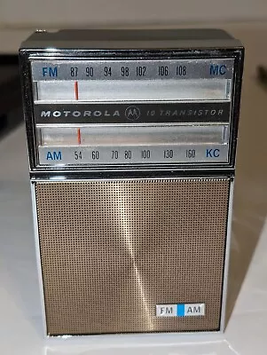 Vintage - Motorola - TP1DE -10 Transistor -AM / FM Portable Radio Case - Tested • $75