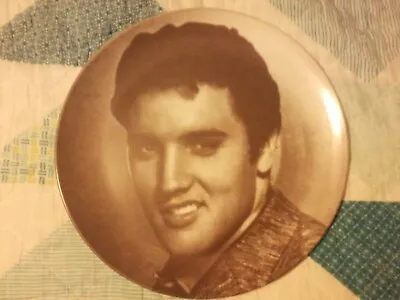 Elvis Presley Collector Plate    (+) • $4.99