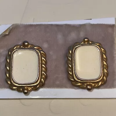 VTG Norma Jean Signed Chunky Goldtone Modernist Clip On Earrings • $20