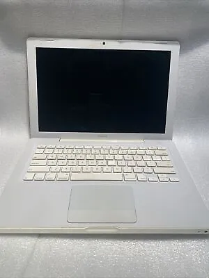 Laptop MacBook 2.1 13.3” Model A1181 White  2007 • $50