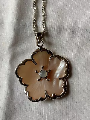 Sterling Silver & Mother Of Pearl Flower Shaped Pendant & Chain • £12.95