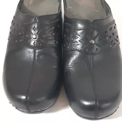 $22.95 • Buy Dansko Shyanne Sz 40 US 9 Black Leather Slip On Wedge Mule Clogs Tooled Leather