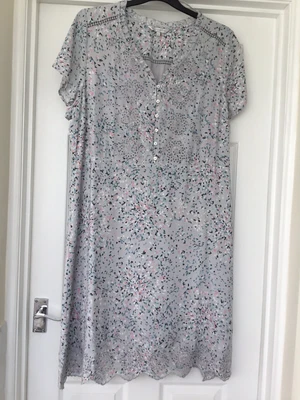 £8 • Buy Ladies Dress John Rocha 20