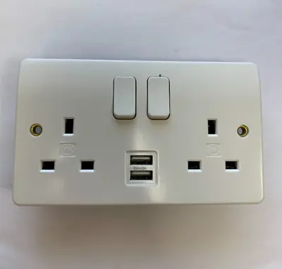 MK LOGIC PLUS 13A 2-GANG DP SWITCHED SOCKET With 2A 2-OUTLET TYPE A USB CHARGE • £11.99