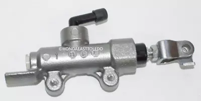 Honda OEM Rear Brake Master Cylinder Assy 2003-2008 VTX1800 C 43510-MCH-016 • $55.99