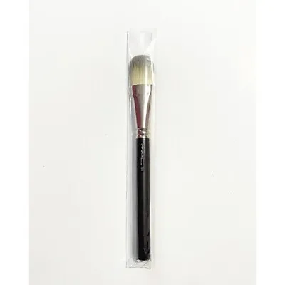 MAC 190 Foundation Brush • £17