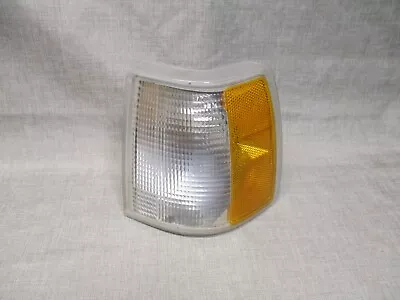 93 Volvo 850 Left Corner Light Lamp Lense Turn Signal Assembly 6808834 OEM • $29.95