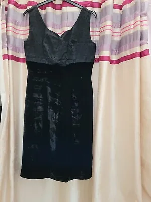 £10 • Buy Stunning Rare 1960's Black Velvet  Vintage Dress By Rebuck Of Mayfair. Size 14