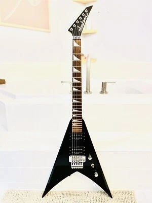 $460 • Buy Jackson KV2 King V USA Electric Guitar Black