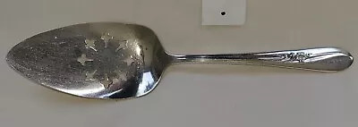 REDUCED H & T Mfg. Co. Silver Plate Meadow Flower Pattern Cake/Pie Server 8 3/4  • $5