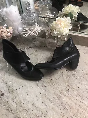 $32.05 • Buy Anthropologie Everybody By BZ Moda Black Leather Ankle Boots 38.5 Slip On