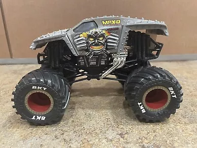 Monster Jam 1:24 Scale Maximum Destruction Monster Truck  • $10