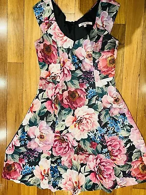 REVIEW DRESS SIZE 10 Florals 🌹 Rose Pink Fit Flare • $49