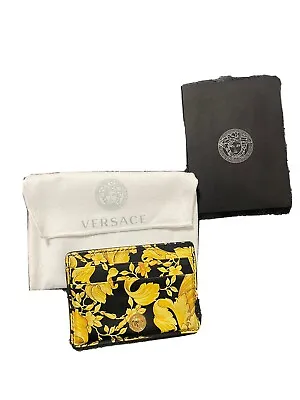 Versace Men’s Baroque Print Leather Card Case Holder • $200