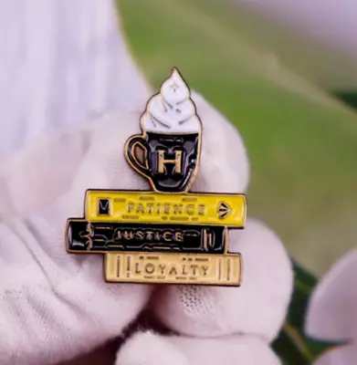 $7.25 • Buy Hufflepuff Harry Potter Pin
